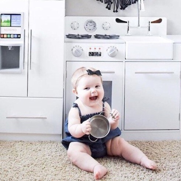 Back in stock!! New Baby Headbands and Hair Bows - Picture 3 of 3